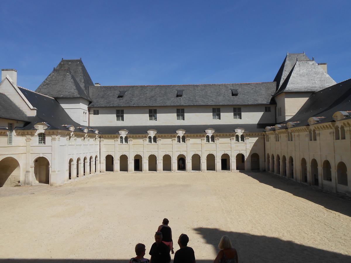 Gite-Civray-De-Touraine Maison De Denise Exteriör bild